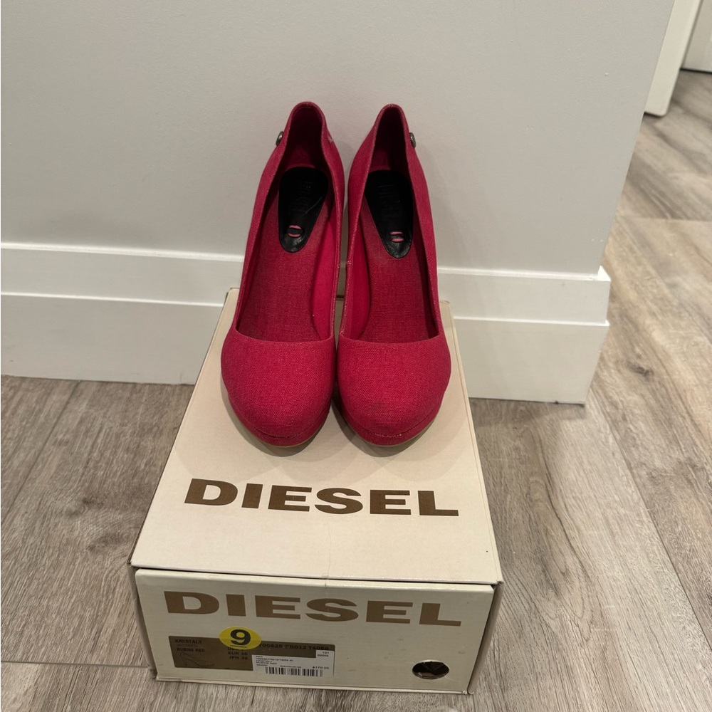 Diesel Women's Hot Pink Platform Pumps